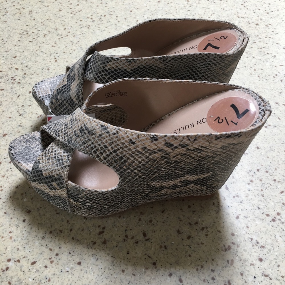 Wedge Leather Sandal Obsession Rules Dara New 7.5M